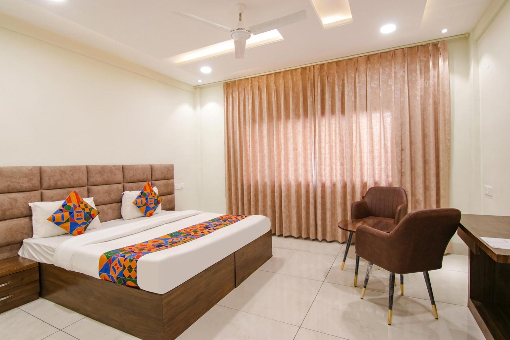 Fabhotel Prism Grand Zirakpur Extérieur photo