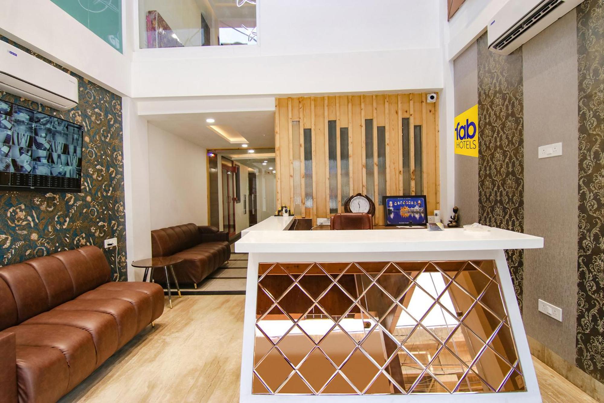 Fabhotel Prism Grand Zirakpur Extérieur photo