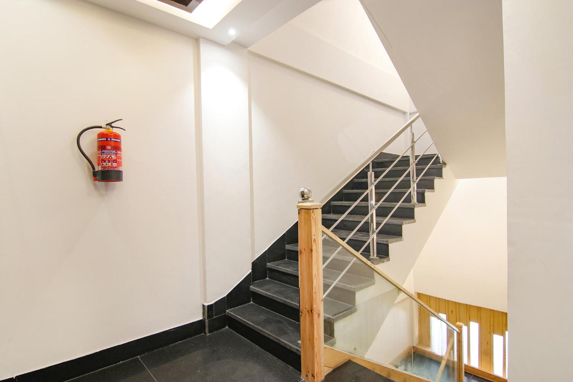 Fabhotel Prism Grand Zirakpur Extérieur photo
